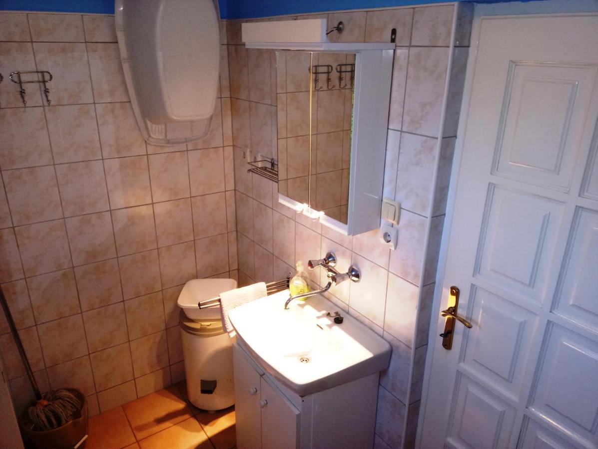 Szivarvany Apartman Gyula Zewnętrze zdjęcie